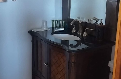Greenwich Hotel | Sunshine Inn