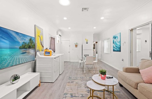 Westmont Casa | Spacious & Bright Home Fully Equipped