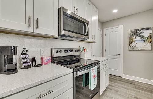 Lady Lake Cabaña | Renovated Villa Btwn Lake Sumter & Spanish Springs