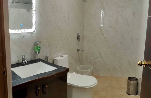Varanasi Hotel | Hotel The Pinaki stay