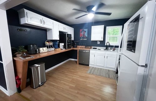 St. Robert Casa | Bluebird Liberty Cottage