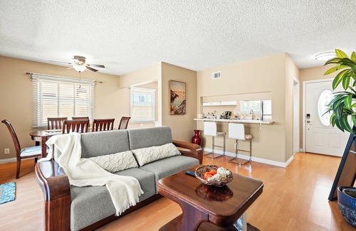 Upland Casa | Cozy Getaway Bright, Clean & Fully Equipped