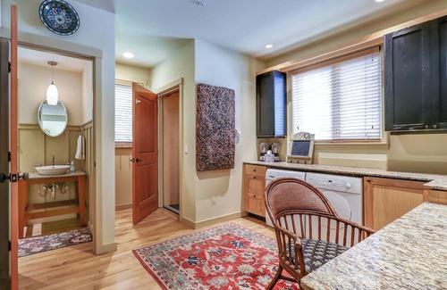 Winslow Hotel | The Eagle Harbor Inn
