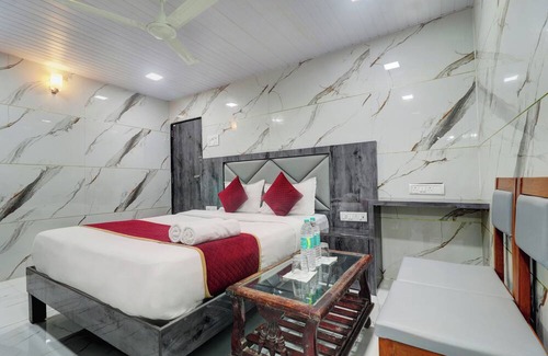 Powai Hotel | Hotel Lake Site