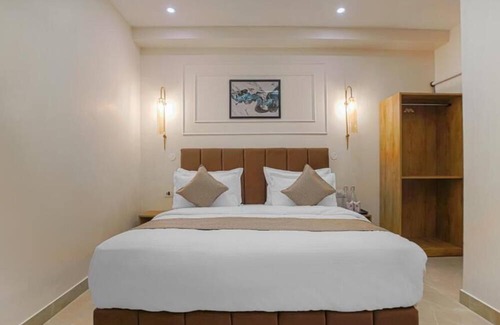 Mahmoorganj Hotel | Perfectstayz Premium Varanasi