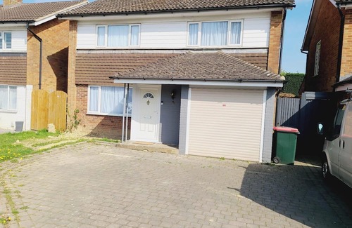 Crawley Casa | Rusper Retreat - Spacious Home Near Gatwick