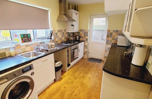 Crawley Casa | Rusper Retreat - Spacious Home Near Gatwick