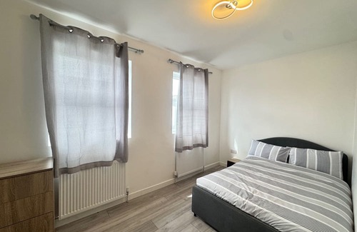 Belvedere Apartamento | Three Double Rooms in Spacious Home