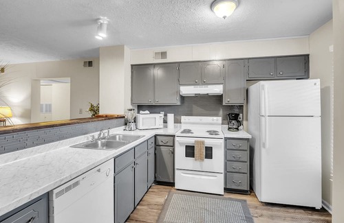 Durham Apartamento | Duke Swift Double King Suites 2 Bedroom Apts by Quantum Suites