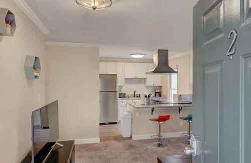 Durham Apartamento | Tiger Lilly - Duke & Downtown 2 Bedroom Apts by Quantum Suites