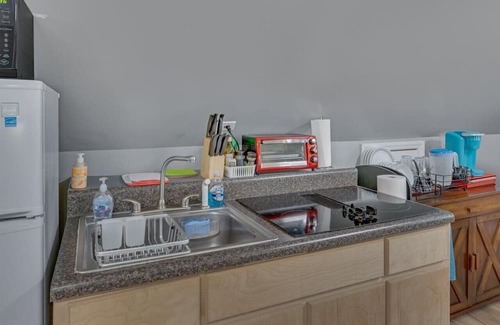 Cross-County Casa | White Oak Studio At Patterson Place 1 Bedroom Home by Quantum Suites