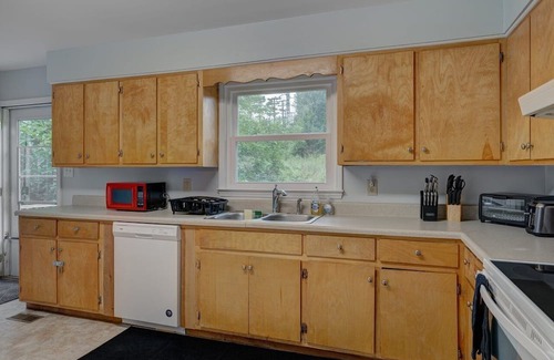 Durham Casa | Shirley St At Duke Medical Pavilion 3 Bedroom Home by Quantum Suites