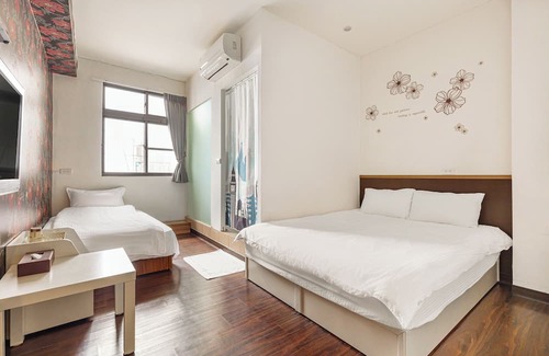 Luodong Cama Y Desayuno | Orange house