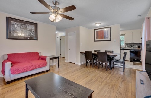 Durham Apartamento | Duke Ramp Champ 3br 3 Bedroom Apts by Quantum Suites