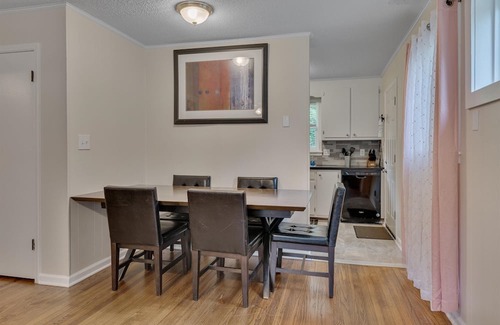 Durham Apartamento | Duke Ramp Champ 3br 3 Bedroom Apts by Quantum Suites