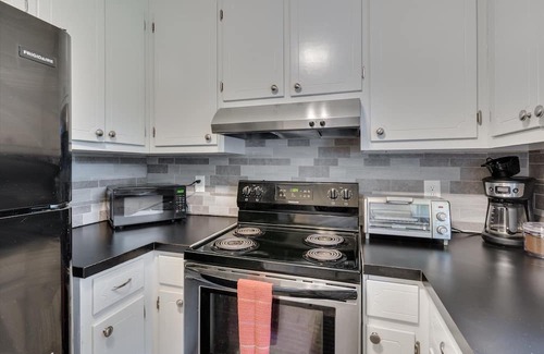 Durham Apartamento | Duke Ramp Champ 3br 3 Bedroom Apts by Quantum Suites