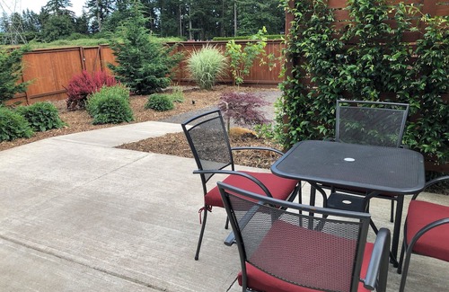 Marylhurst Casa | 2-bedroom house in Oregon City with WiFi/AC