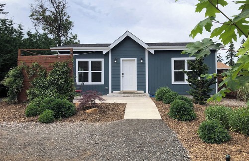 Marylhurst Casa | 2-bedroom house in Oregon City with WiFi/AC