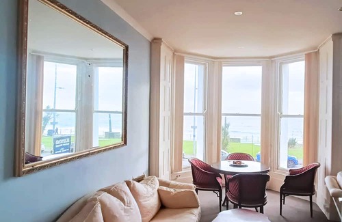 Douglas Promenade Casa | Kings' House
