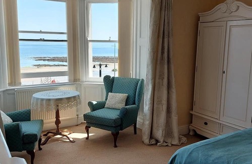 Douglas Promenade Casa | Kings' House