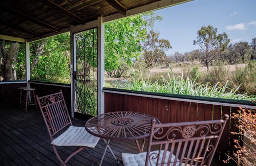 Tenterfield Cabina | Glenrock Gardens Rustic Cottage