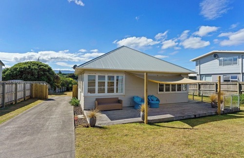 Otaki Casa | Ōtaki Beachfront w Campervan, Caravan or Tent options