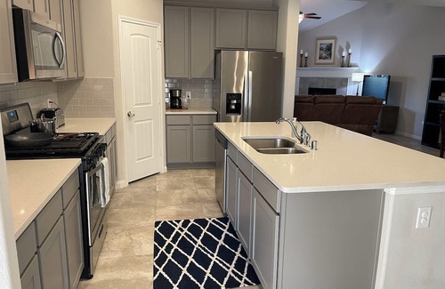 Atascocita Casa | Huge family friendly 2 story house with 4 large bedrooms in Atascocita!