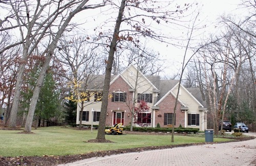 Russell Casa | Spacious 5-bedroom house with Chefs Kitchen and game room in Pleasant Prairie