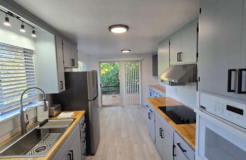 Puyallup Casa | Newly Renovated 2BR /Wifi-Entertainment Included /Near WA State Fair