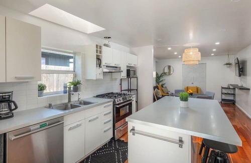 Logan Heights Casa | Charming 2-bedroom house in fabulous San Diego with Yard