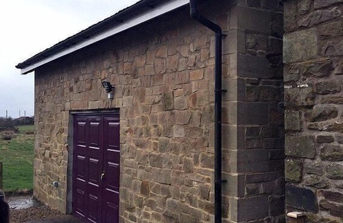 Henshaw Cabaña | Countryside Charm Cottage Retreat for Couples