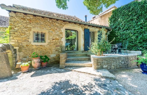 Montaren-et-Saint-Mediers Condominio | Mimosa Superb duplex gîte in the heart of an 18th-century sheepfold a stone's throw from Uzès