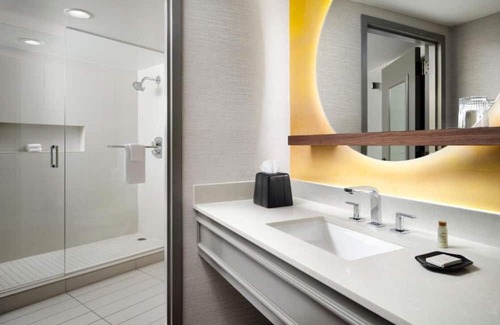 Broomfield Casa | Fully renovated all-suite hotel with views of the Flatirons