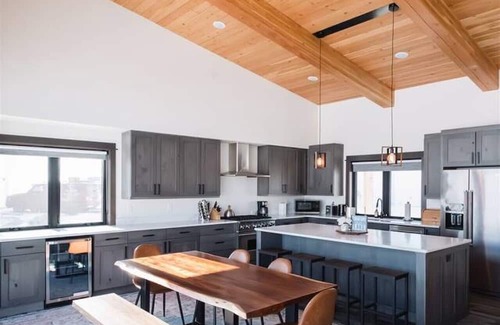 McAllister Casa | Angler's Landing - Lakehouse Retreat with Stunning Panoramic Views