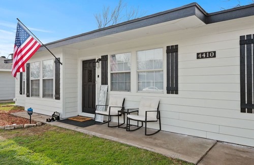 Wichita Falls Casa | CHARMING ALL-AMERICAN COTTAGE