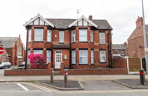 Eccles Casa | Charming 3Bed Home in Eccles Central
