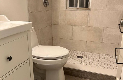 Hamilton Casa | Charming 1-bedroom house in Hamilton with WiFi and AC