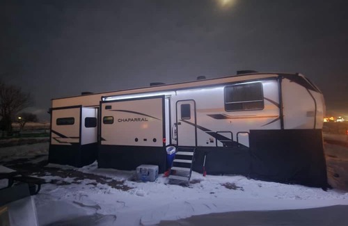 Limon Alquiler De RV | Cozy 2-bedroom camper with WiFi, AC in wonderful Limon