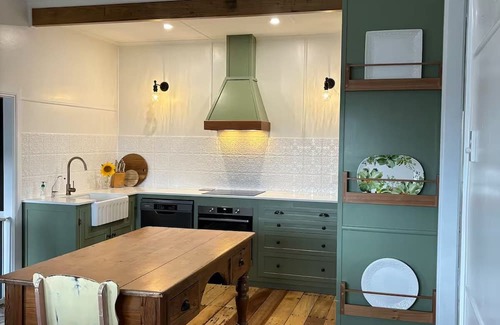 Kairi Cabaña | Farmview Cottage, Kairi, Atherton Tablelands. A home away from home.