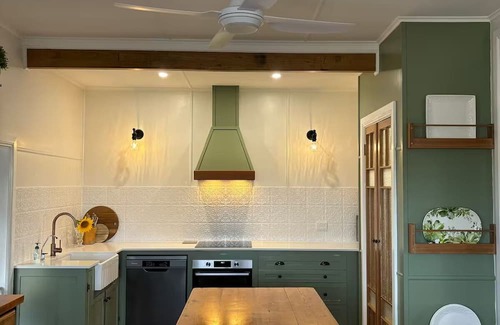 Kairi Cabaña | Farmview Cottage, Kairi, Atherton Tablelands. A home away from home.