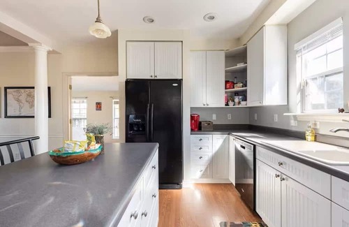 New Orleans Casa | Charming Shotgun-Style Home: Your Perfect New Orleans Getaway Awaits