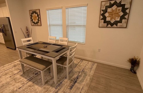 Southside Casa | Extremely Clean 3 bedroom house with AC & WiFi in San Antonio close to downtown!
