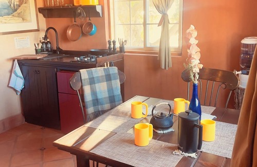 Nueva Ensenada Cabina | Casita de Adobe: Escape to the Sierra and Disconnect