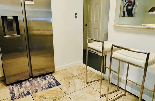 Throgs Neck Casa | Charming & Cozy 2BR/2BA GEM in the heart of Throgs Neck!
