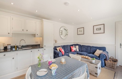 Chillington Cabaña | 2 bedroom accommodation in Hallsands