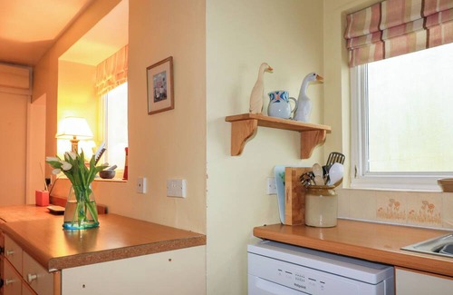 Thurlestone Cabaña | 3A LANDPATH, pet friendly, character holiday cottage in Thurlestone