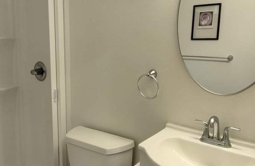 Agoura Hills Apartamento | Furnished modern in-law studio in peaceful Agoura Hills
