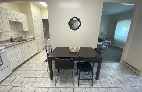 Clearwater Apartamento | Self contained basement apartment. 5 minutes to Dutch Lake beach
