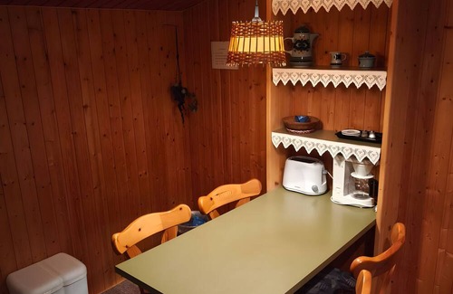 Bachenbrock Cabina | 'Bergners' with Private Terrace and Wi-Fi