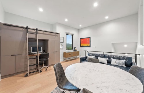 The Preserve Casa | Spacious 6-bedroom house Comes with House Manager /Driver 8:30am - 8:30 pm.